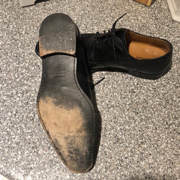 Magnanni 10.5 Black Leather Wing Tipped Oxfords - Picture 2 of 4